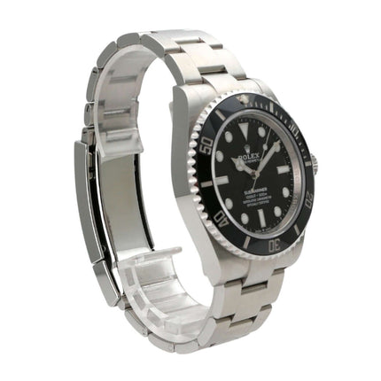 Rolex Submariner 124060 No Date mit Edelstahlarmband und schwarzem Zifferblatt, seitliche Ansicht.