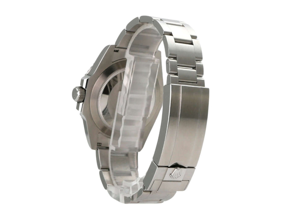 Rolex Submariner 124060 No Date Seitenansicht des Edelstahlgehäuses und Armbands mit Sicherheitsfaltschließe.