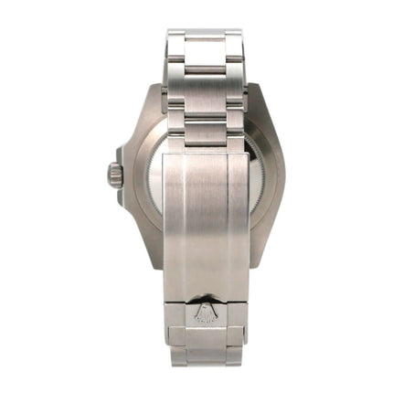 Rolex Submariner 124060 No Date, polierte und satinierte Edelstahl-Gehäuseansicht mit Oyster Edelstahlband.