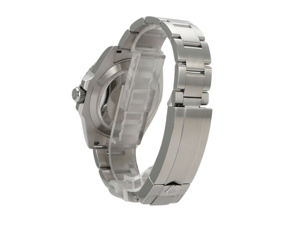 Rolex Submariner 124060 No Date, Edelstahlgehäuse mit Oyster-Band, seitliche Ansicht.