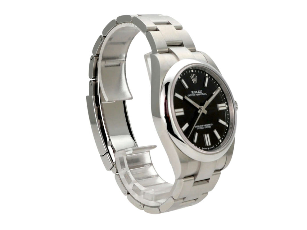 Rolex Oyster Perpetual 41 Ref. 124300 Schwarz Uhr mit schwarzem Zifferblatt und Edelstahlarmband.