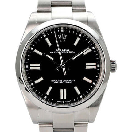 Rolex Oyster Perpetual 41 Ref. 124300 Schwarz Uhrenbild mit schwarzem Zifferblatt und Edelstahlband.