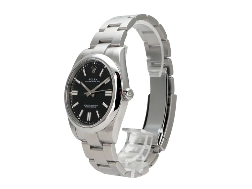 Rolex Oyster Perpetual 41 Ref. 124300 Schwarz mit schwarzem Zifferblatt und Edelstahlarmband.