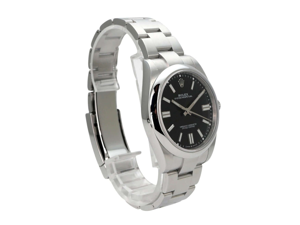 Rolex Oyster Perpetual 41 Ref. 124300 Schwarz, polierte und satinierte Edelstahl-Uhr mit schwarzem Zifferblatt.