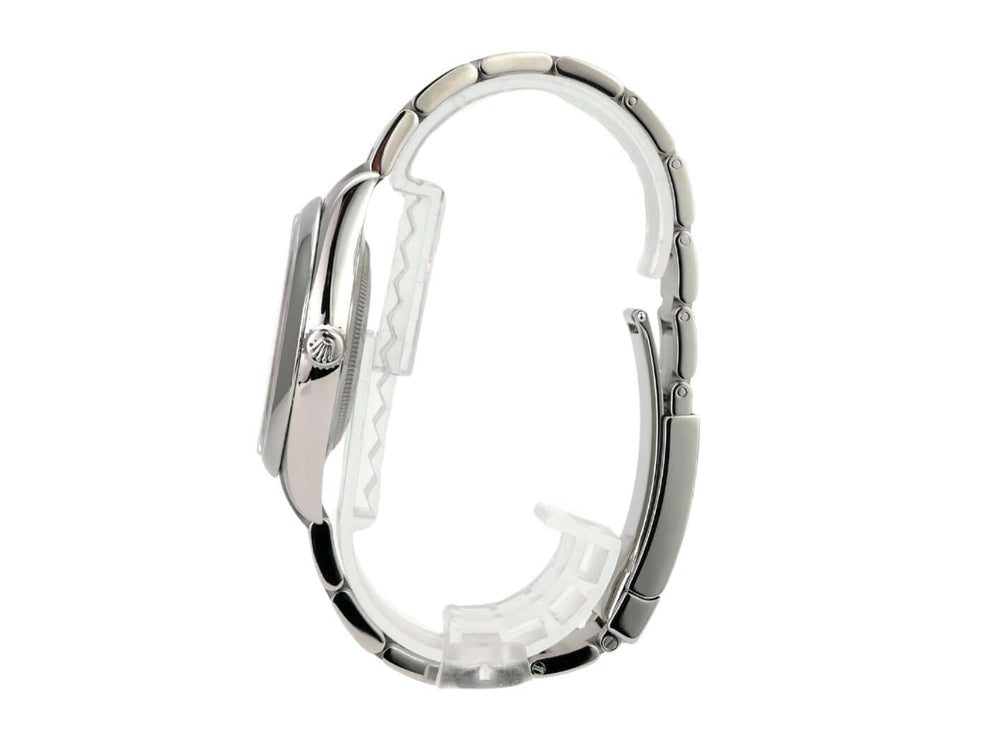 Detailansicht der Rolex Oyster Perpetual 41 Ref. 124300 Schwarz von der Seite mit Edelstahlarmband.