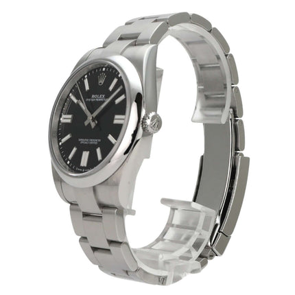 Rolex Oyster Perpetual 41 Ref. 124300 Schwarz Edelstahl Armbanduhr mit schwarzem Zifferblatt und Automatikwerk.