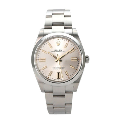 Rolex Oyster Perpetual 41 Ref. 124300 Silber mit silberfarbenem Zifferblatt und Edelstahlband.