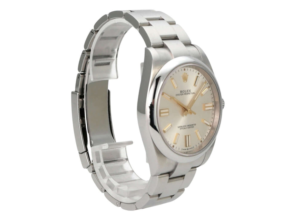 Rolex Oyster Perpetual 41 Ref. 124300 Silber mit silberfarbenem Zifferblatt und Edelstahlband.