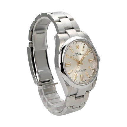 Rolex Oyster Perpetual 41 Ref. 124300 mit silbernem Zifferblatt und Edelstahlarmband, 2023 Modell.