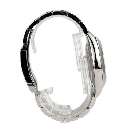 Seitenansicht der Rolex Oyster Perpetual 41 Ref. 124300 mit Edelstahlarmband und Faltschließe.