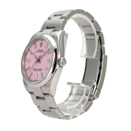 Rolex Oyster Perpetual 36 126000 Candy Pink Uhr mit pinkfarbenem Zifferblatt und Edelstahlarmband.