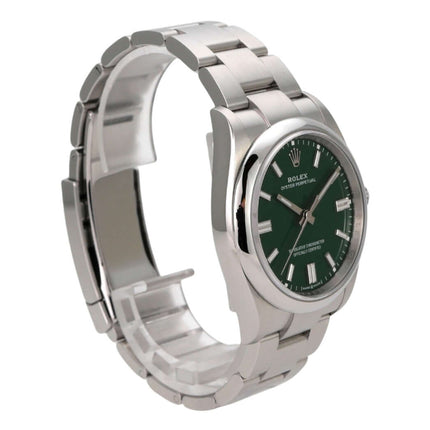 Rolex Oyster Perpetual 36 126000 Grün mit grünem Zifferblatt und Edelstahlarmband.
