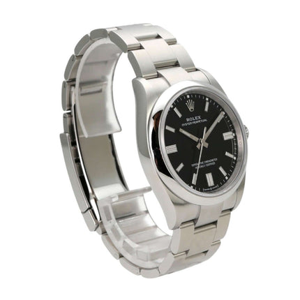 Rolex Oyster Perpetual 36 126000 Schwarz Edelstahlarmband und schwarzes Zifferblatt.