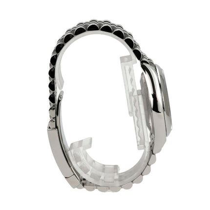 Rolex Datejust 36 Oystersteel 126200 Blau Jubile-Band seitliche Ansicht mit Jubilé-Edelstahlband.