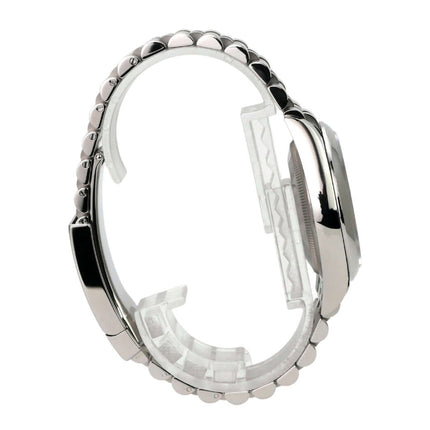 Seitenansicht der Rolex Datejust 36 Oystersteel 126200 Olivgrün Palmenmuster Jubile-Band mit Edelstahlgehäuse.