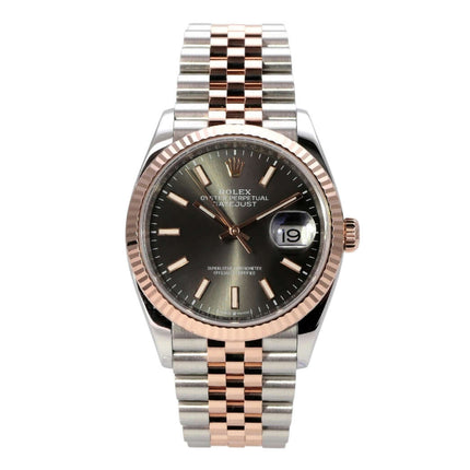 Rolex Datejust 36 Oystersteel Everose-Gold 126231 Rhodium Jubile-Band mit dunklem Rhodium Zifferblatt und Jubilé Armband.