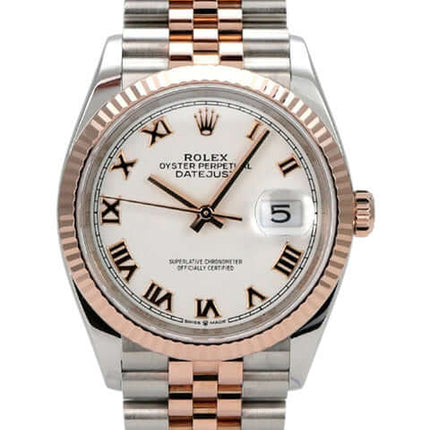 Rolex Datejust 36 Oystersteel Everose-Gold 126231 Weiß Römisch Jubile-Band mit weißem Zifferblatt und Roségold-Elementen.