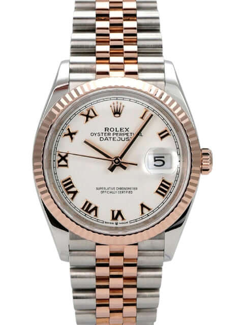 Rolex Datejust 36 Oystersteel Everose-Gold 126231 Weiß Römisch Jubile-Band mit weißem Zifferblatt und Roségold-Elementen.