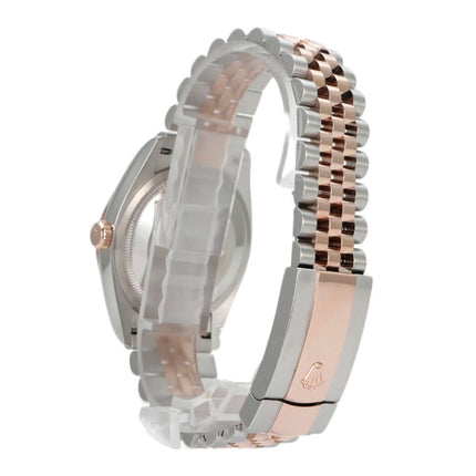Detailaufnahme des Rolex Datejust 36 mit Jubile-Armband aus Edelstahl und Everose-Gold.