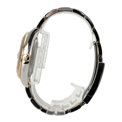 Rolex Datejust 36 Oystersteel Gelbgold 126233 Golden Palmenmuster Seite mit Edelstahl- und Gelbgold-Armband.