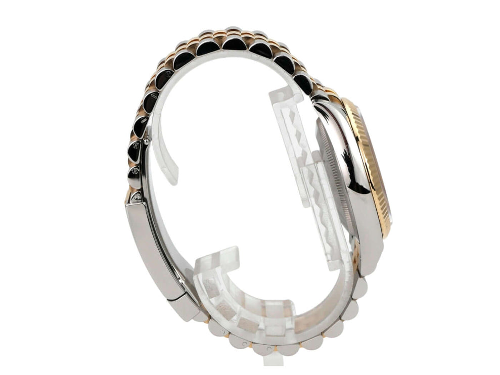 Rolex Datejust 36 Oystersteel Gelbgold 126233 Golden Palmenmuster Jubile-Band seitliche Ansicht des Uhrenarmbands.