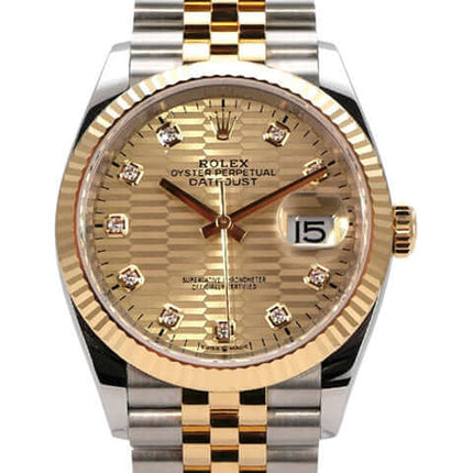 Rolex Datejust 36 126233 mit goldenem Zifferblatt, Diamanten und Jubile-Armband aus Edelstahl und Gelbgold.