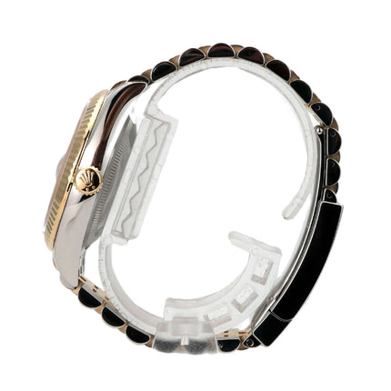 Rolex Datejust 36 Oystersteel Gelbgold 126233 Golden Riffel Jubile-Band seitliche Ansicht des Uhrenarmbands.