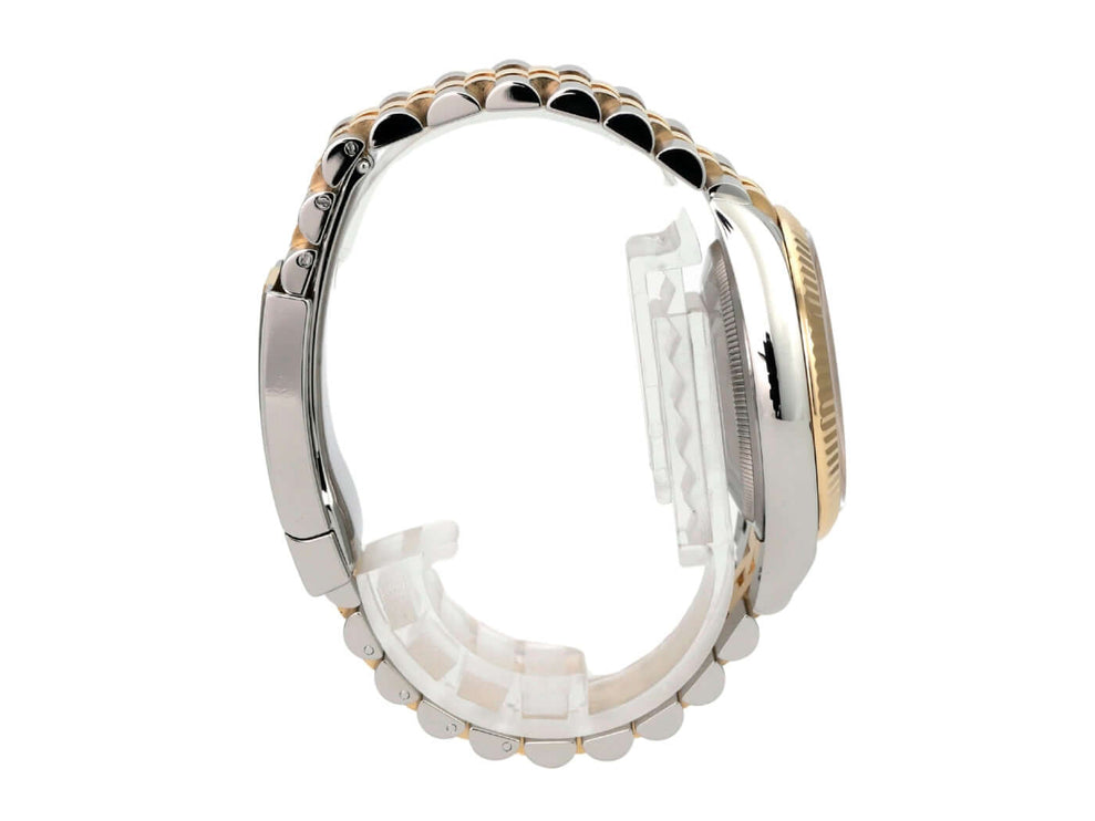 Rolex Datejust 36 126233 Golden Riffel Jubile-Band seitliche Ansicht mit Jubilé-Armband aus Edelstahl und Gelbgold.