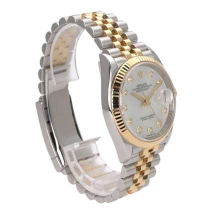 Rolex Datejust 36 126233 mit Perlmutt-Zifferblatt und Jubilé-Band aus Edelstahl/Gelbgold, 18 kt geriffelte Lünette