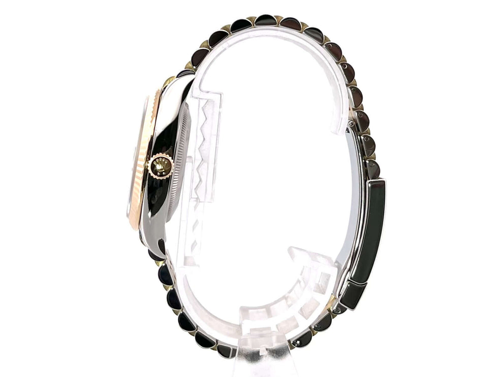 Rolex Datejust 36 Profilansicht aus Edelstahl und Gelbgold mit Jubilé Armband.