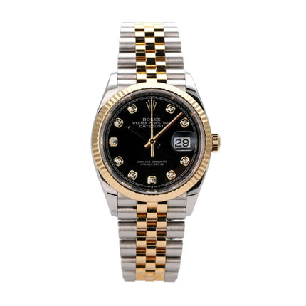 Rolex Datejust 36 126233 Schwarz Diamant Jubile-Band mit schwarzem Zifferblatt und Gelbgold-Lünette.