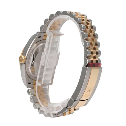 Rolex Datejust 36 126233 Schwarz Diamant Jubile-Band seitliche Ansicht des Armbands aus Edelstahl und Gelbgold
