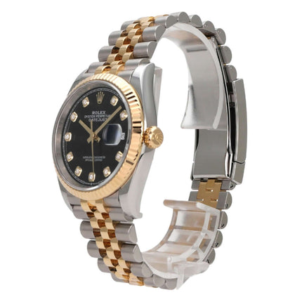Rolex Datejust 36 Oystersteel / Gelbgold Ref. 126233 Schwarz Diamant Jubile-Band seitliche Ansicht mit schwarzem Zifferblatt.