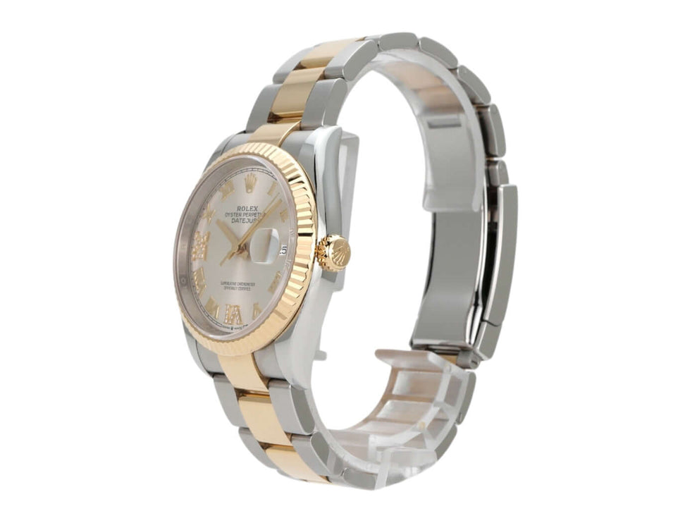 Rolex Datejust 36 in Oystersteel und Gelbgold, silbernes Zifferblatt mit römischen Ziffern und Diamanten, elegantes Design.