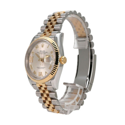 Rolex Datejust 36 Edelstahl Gold 126233 Silber R Diamant Jubile-Band Seitansicht der Uhr mit Diamanten und Jubilé-Armband.