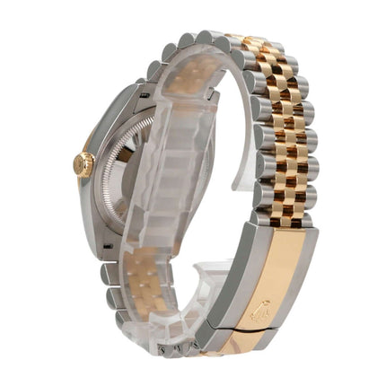 Rolex Datejust 36 Edelstahl Gold 126233 Silber R Diamant Jubile-Band seitliche Ansicht der Uhr mit Jubilé-Armband.