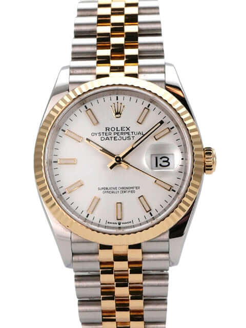 Rolex Datejust 36 Oystersteel Gelbgold 126233 Weiß Jubile-Band mit weißem Zifferblatt und Jubilé-Armband.