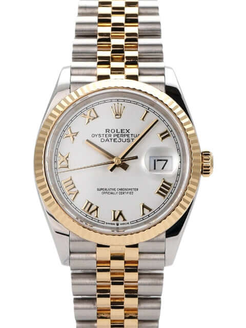 Rolex Datejust 36 Edelstahl Gelbgold 126233 Uhr mit weißem Ziffernblatt und römischen Ziffern.