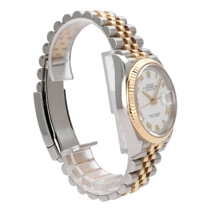 Rolex Datejust 36 Edelstahl Gelbgold 126233 mit weißem Zifferblatt und Jubilé Armband in zwei Metallarten.
