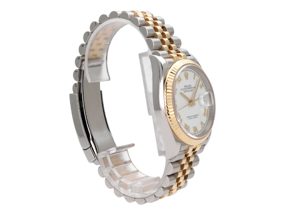Rolex Datejust 36 Edelstahl Gelbgold 126233 mit weißem Zifferblatt und Jubilé Armband in zwei Metallarten.
