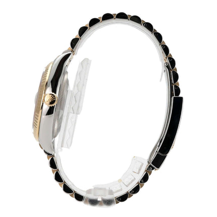 Seitenansicht der Rolex Datejust 36 Edelstahl Gelbgold mit Jubilé-Armband und geriffelter Lünette.