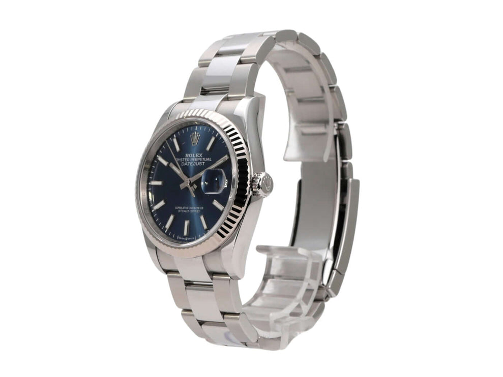Rolex Datejust 36 Oystersteel Weißgold 126234 Blau, automatikuhr mit blauem Zifferblatt und Edelstahlarmband.