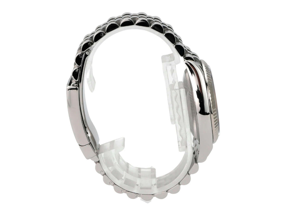 Rolex Datejust 36 Oystersteel Weißgold 126234 Blau Diamant Jubile-Band seitliche Ansicht des Edelstahlarmbands.