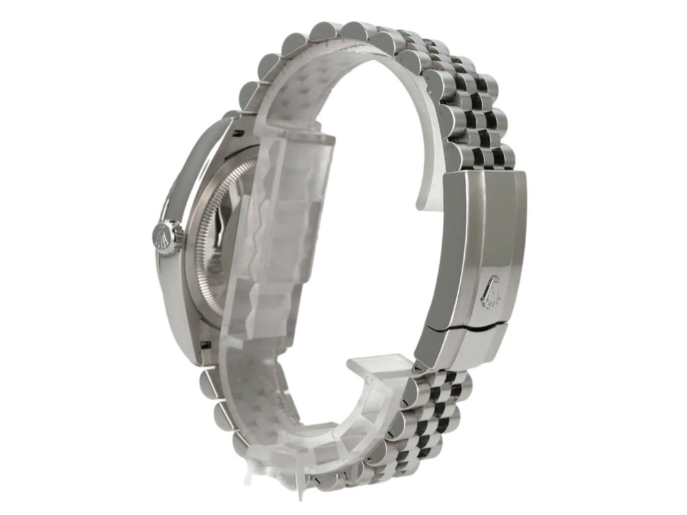 Seitenansicht der Rolex Datejust 36 mit Jubile-Band aus Edelstahl und Faltschließe im Detail.