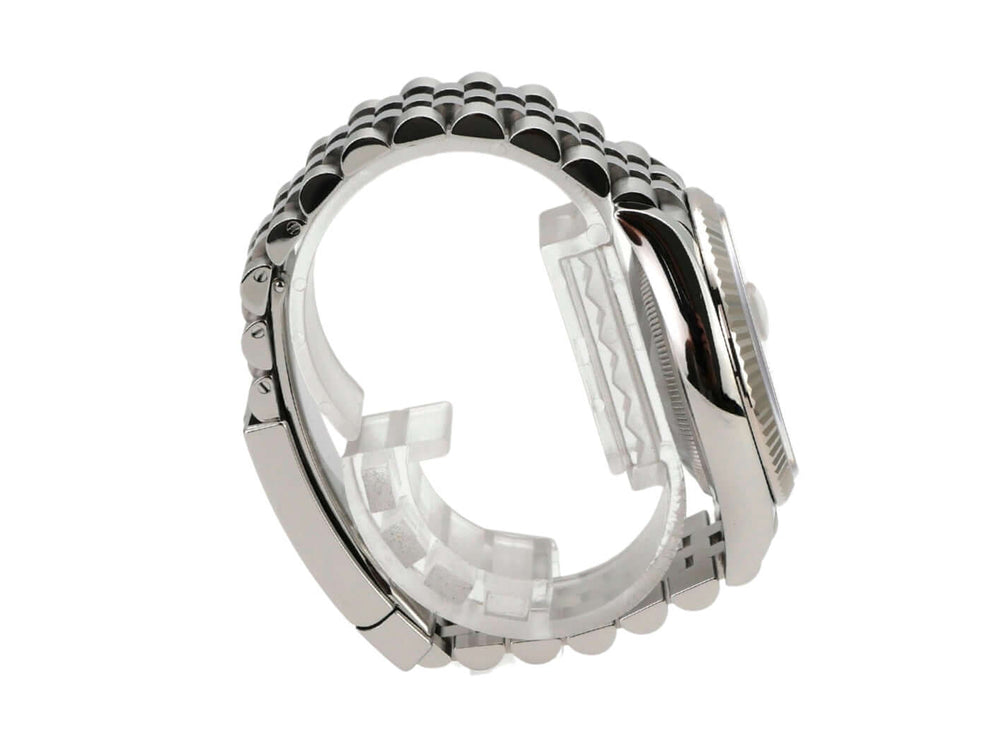 Seitenansicht des Rolex Datejust 36 mit Jubile-Band aus Edelstahl und Faltschließe.