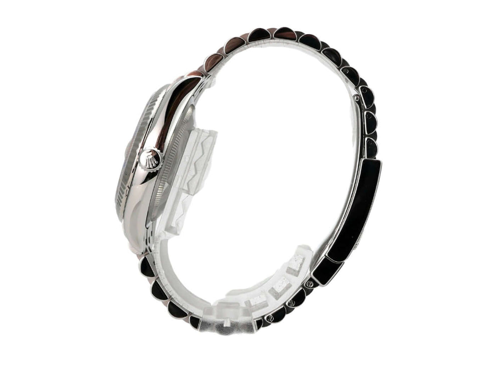 Rolex Datejust 36 Oystersteel Weißgold 126234 Silber Jubile-Band seitliche Ansicht des Uhrengehäuses aus Oystersteel.