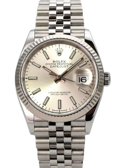 Rolex Datejust 36 Oystersteel Weißgold 126234 Silber Jubile-Band mit silberfarbenem Zifferblatt und Edelstahlband.