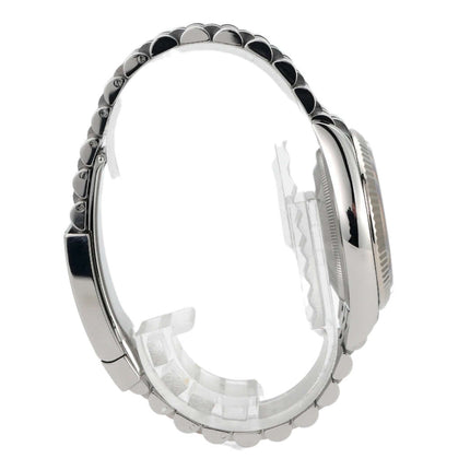 Seitenansicht der Rolex Datejust 36 aus Oystersteel und Weißgold, Jubile-Band und polierter Lünette.