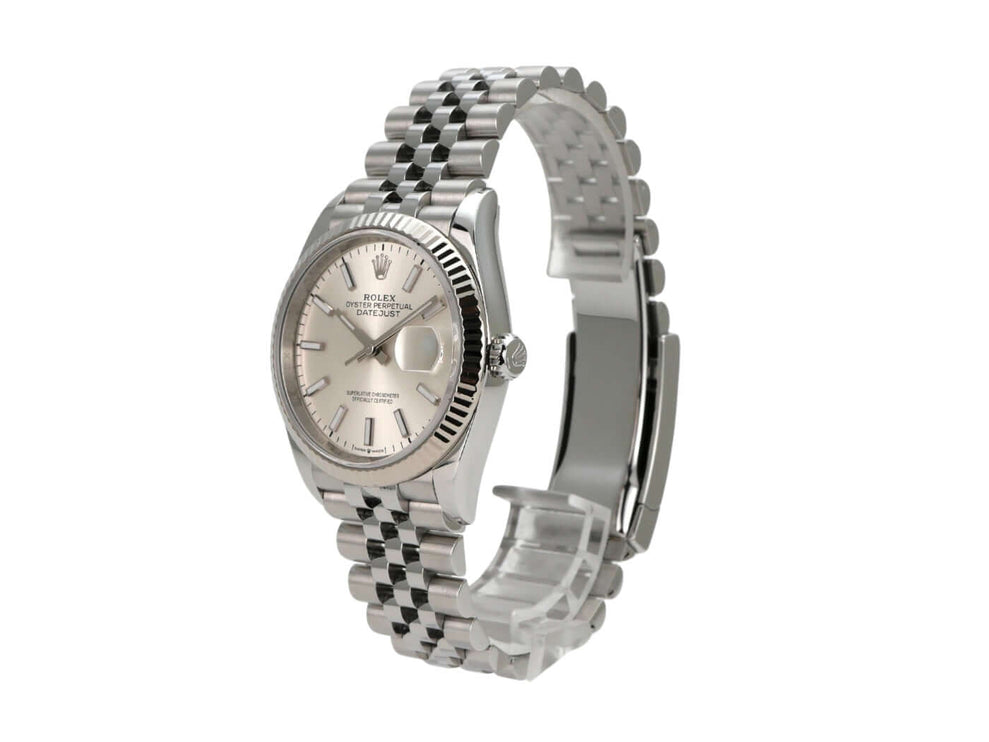 Rolex Datejust 36 Oystersteel Weißgold 126234 Silber Jubile-Band mit silberfarbenem Zifferblatt und Jubile-Armband.