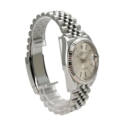 Rolex Datejust 36 Oystersteel Weißgold 126234 Silber Jubile-Band Uhr mit silberfarbenem Zifferblatt und Jubile-Edelstahlband.